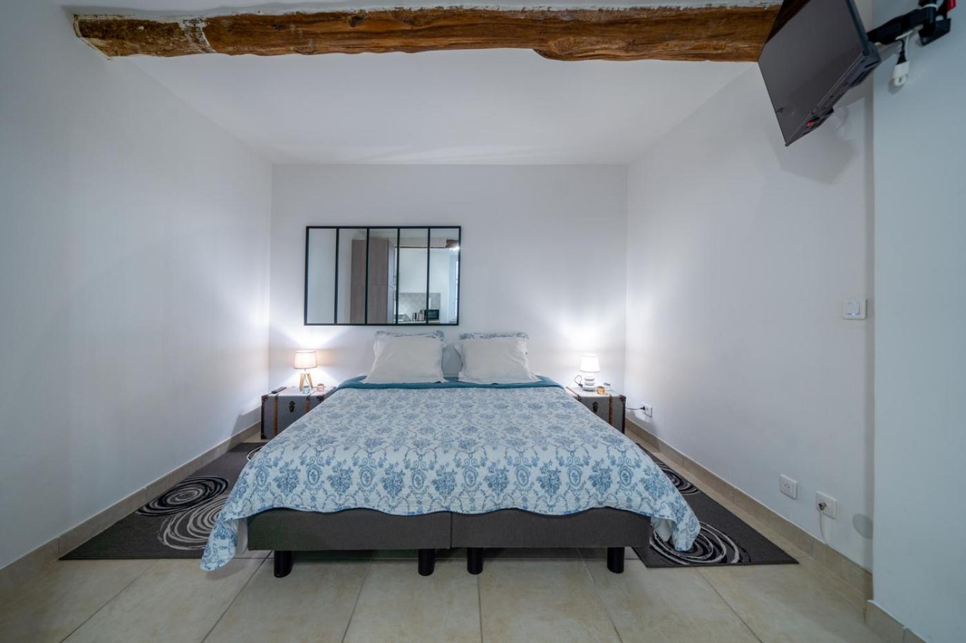 Au Coeur Du Vieux Village Saint-Chamas 部屋 写真